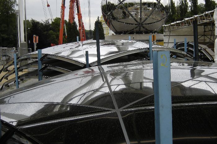 plaques atomium