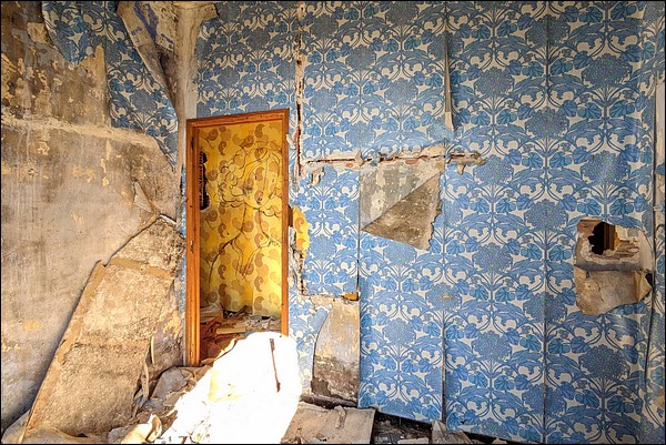 Pièce colorée en urbex