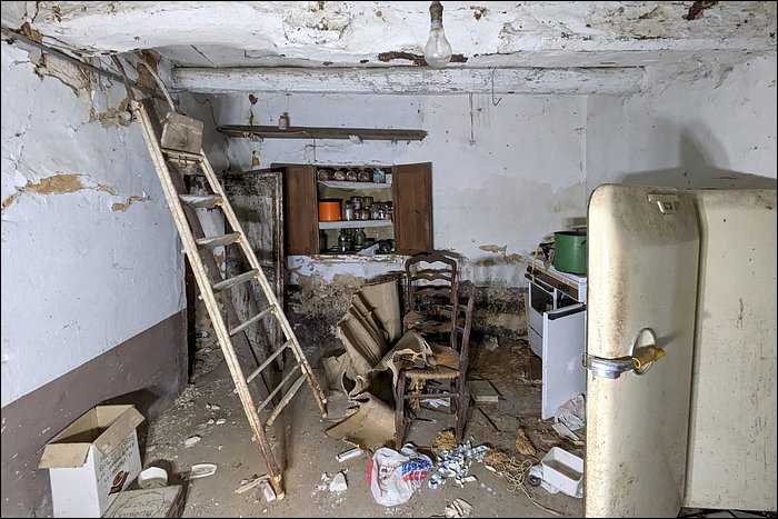 Ancien cellier en urbex