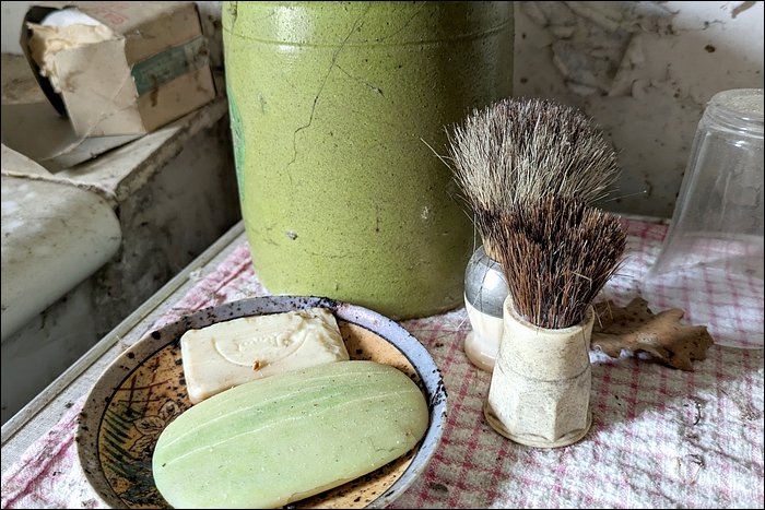 Outils de rasage abandonnés