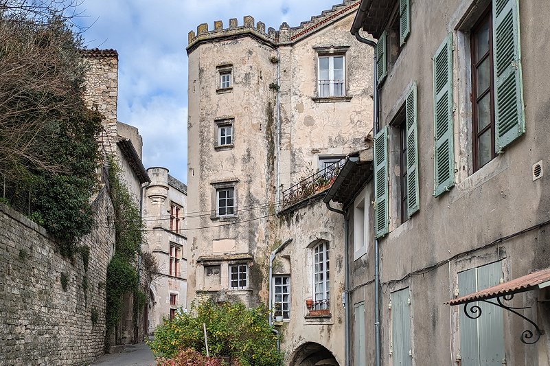 Bourg-Saint-And&eacute;ol