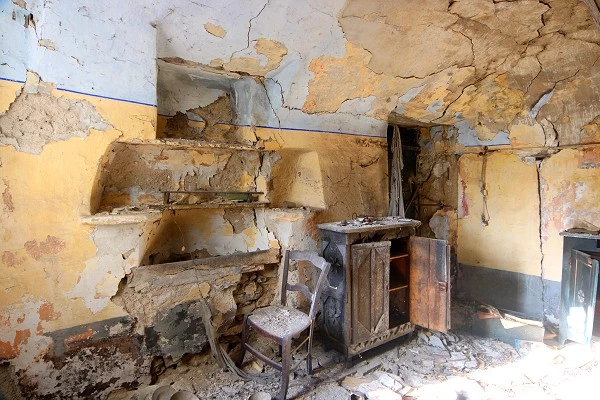 maison abandonn&eacute;e urbex